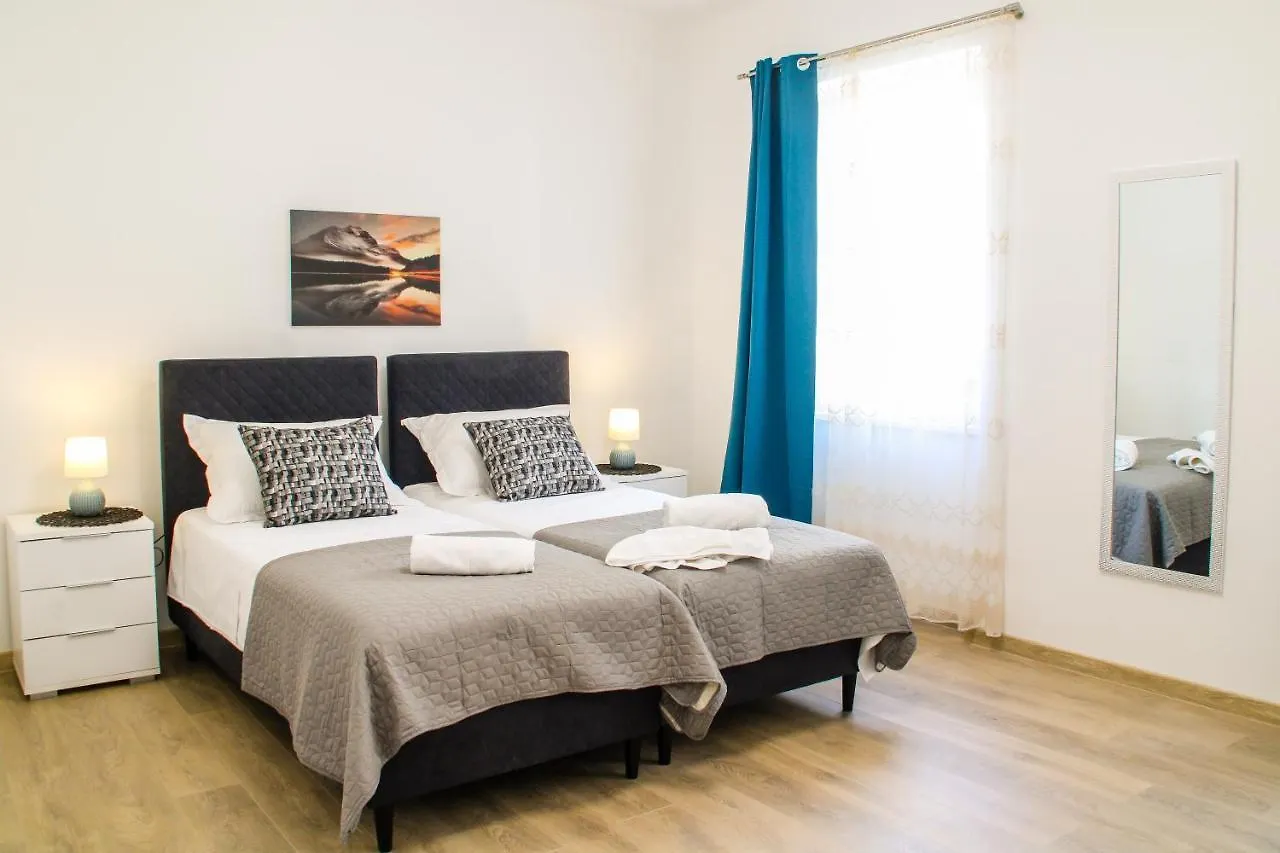 Tonka'S Beautiful Apartment In City Centre Split