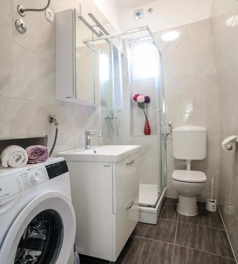 Tonka'S Beautiful Apartment In City Centre Split